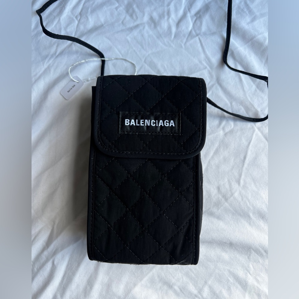 Balenciaga Mens Camera Bag Crossbody Quilted Nylon Black GWP BNWT Phone pouch - Picture 9 of 9
